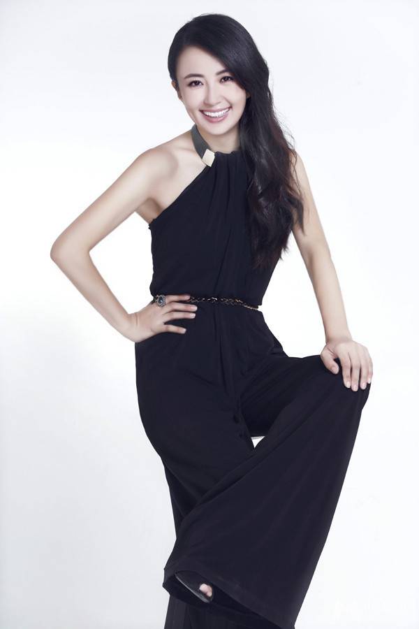 明星杨童舒时尚魅力写真图片