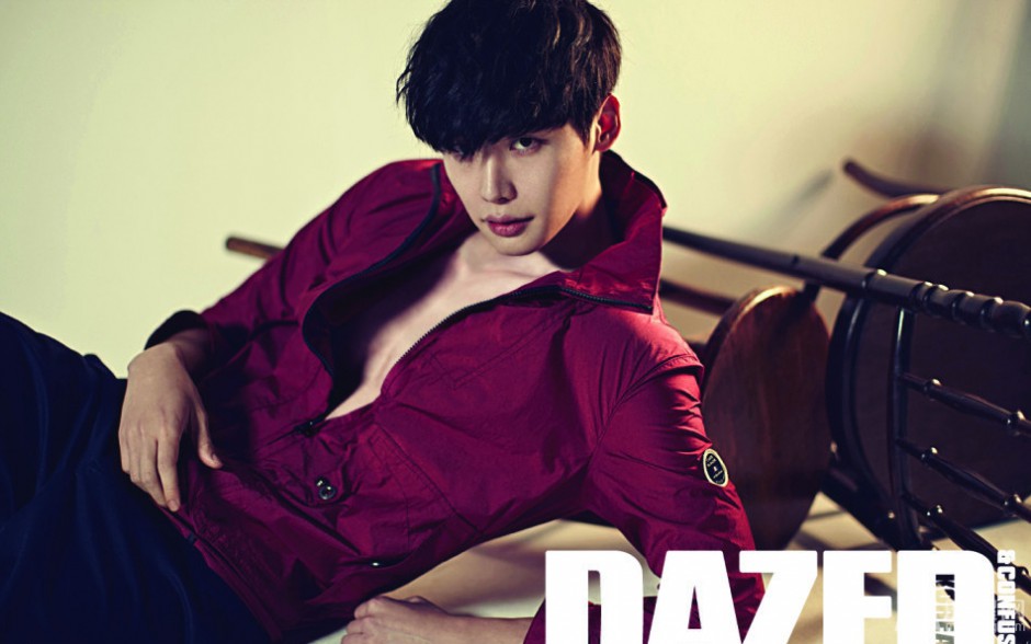 韩国男演员李钟硕玩转英伦风图片