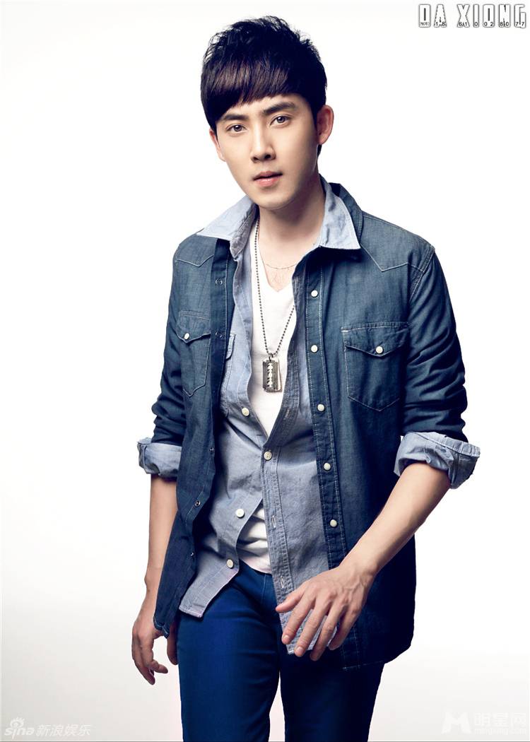 男明星张睿紧身牛仔裤写真