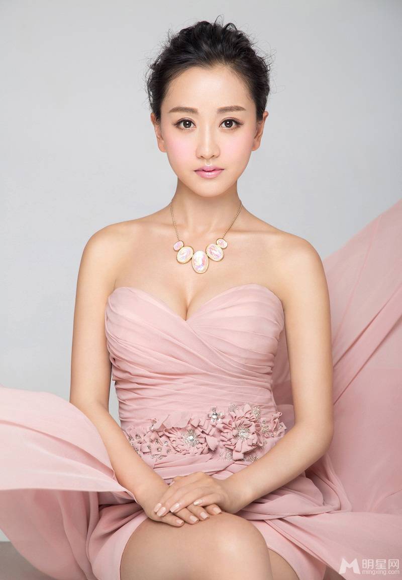 杨蓉粉嫩写真照片曝光
