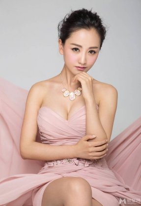 杨蓉粉嫩写真照片曝光