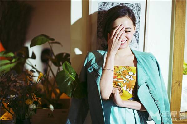 女演员江铠同唯美写真图片