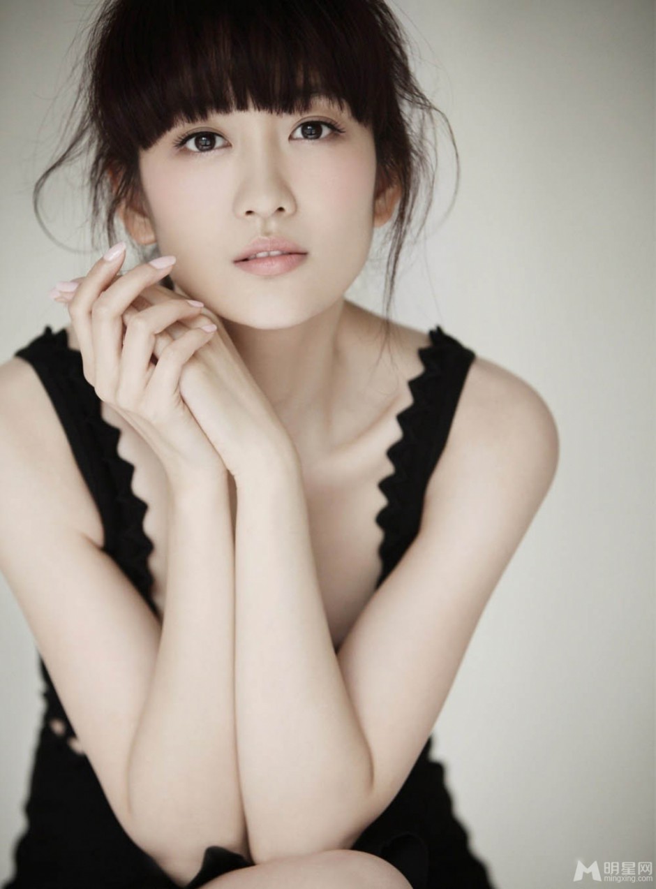 演员王鸥慵懒性感写真大片