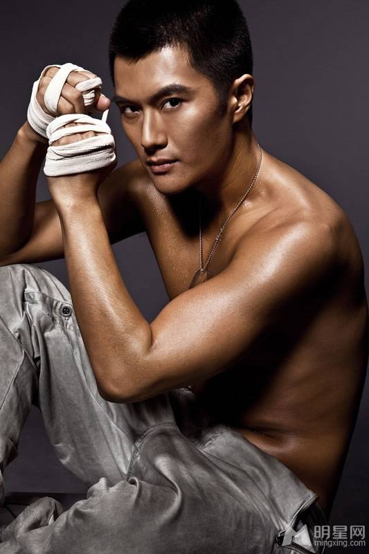 中国男演员沈泰变身型男写真