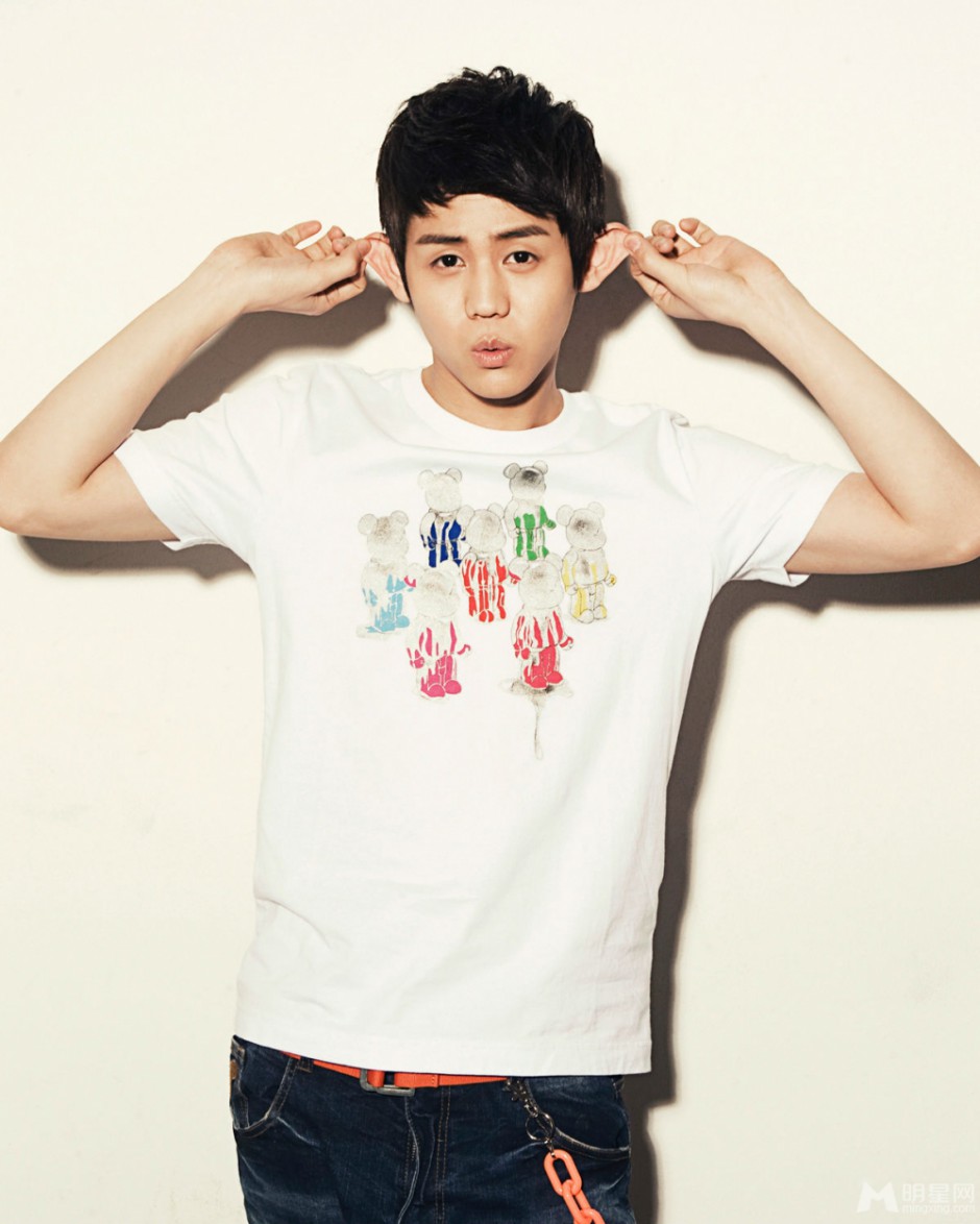 韩国男明星梁耀燮时尚活力写真