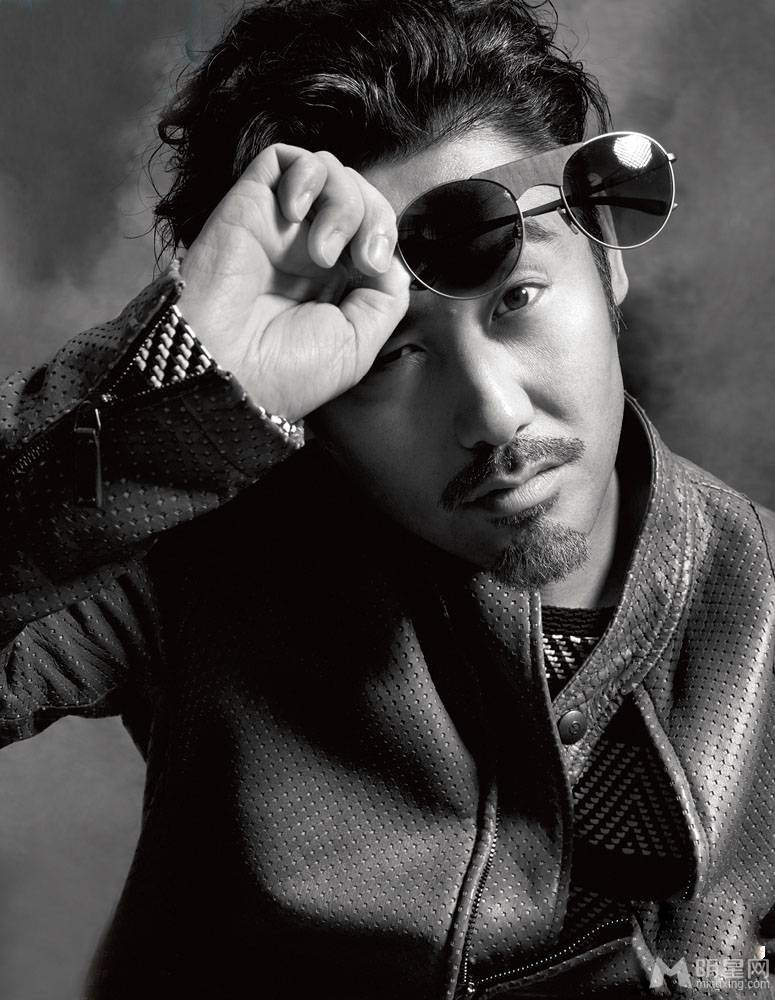 时尚大叔吴秀波雅痞写真图片