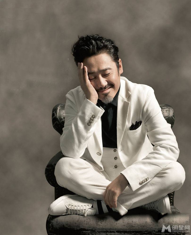 时尚大叔吴秀波雅痞写真图片