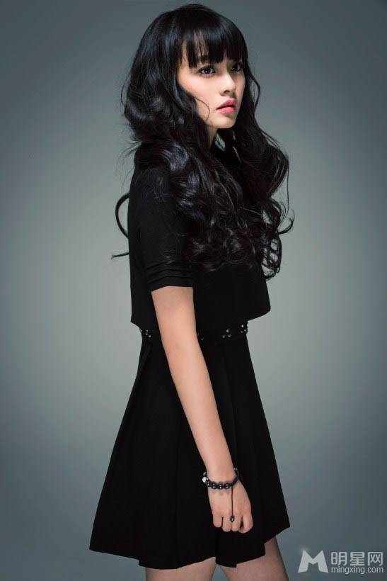 氧气美女余心恬暖春写真照