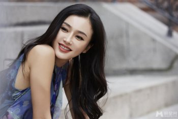 美女明星秦岚时尚妩媚写真