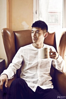 90后帅气明星刘芮麟时尚图片