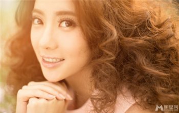 孤芳不自赏演员刘萌萌最新唯美写真