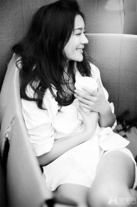 女明星袁姗姗最新黑白写真照片