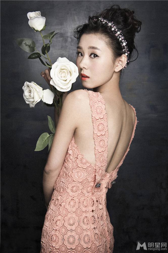 演员李小萌唯美气质写真图片