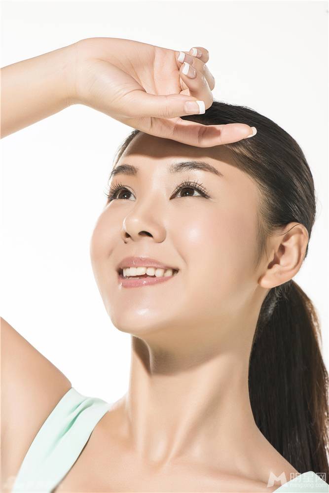 演员李小萌唯美气质写真图片