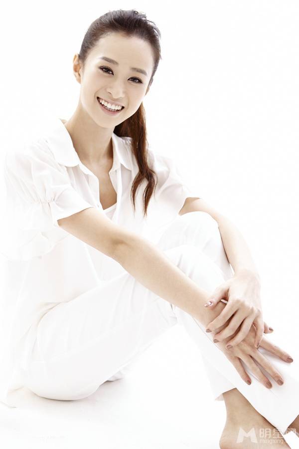 内地女演员韩烨清新可人写真