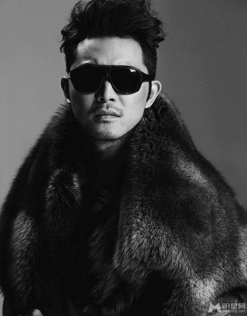 中国男明星沙溢时尚黑白照