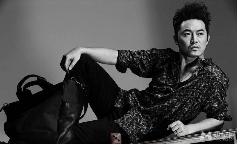 中国男明星沙溢时尚黑白照