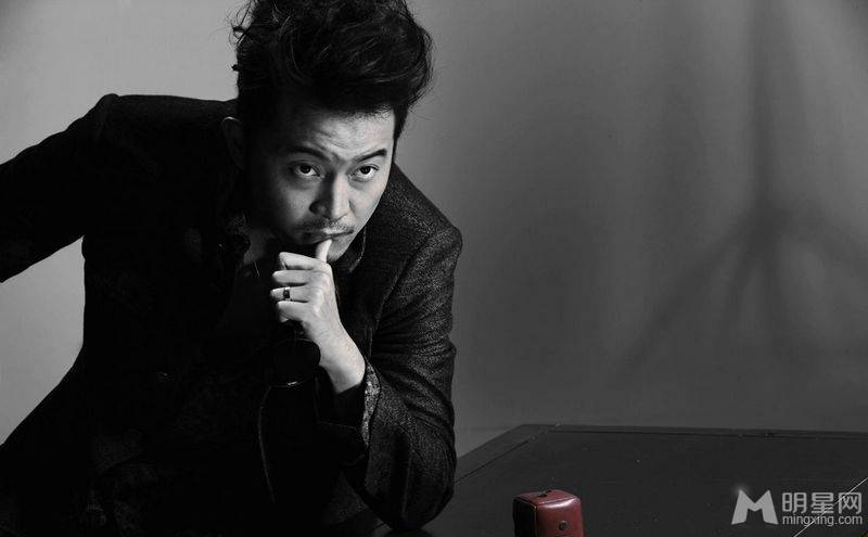 中国男明星沙溢时尚黑白照