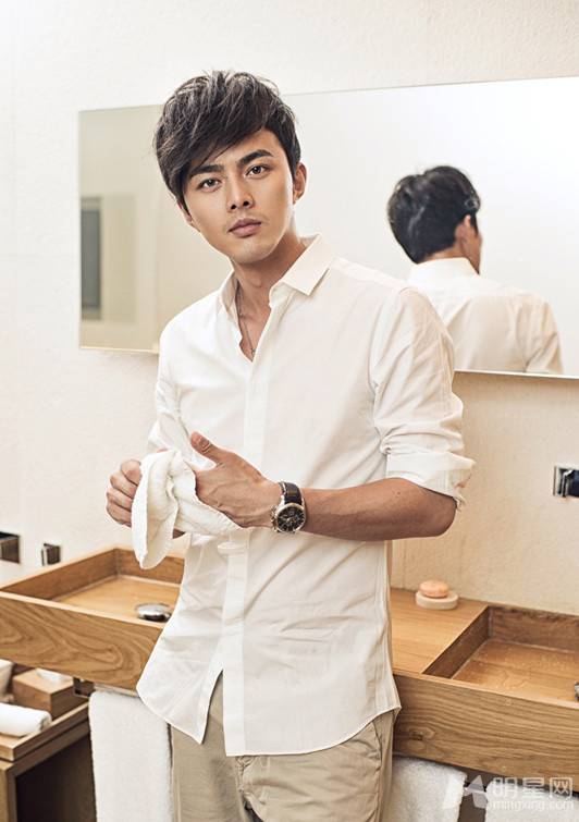 叶祖新最新时尚帅气图片