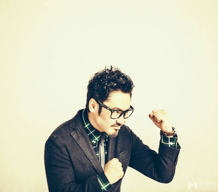 吴秀波最新时尚搞怪写真大片