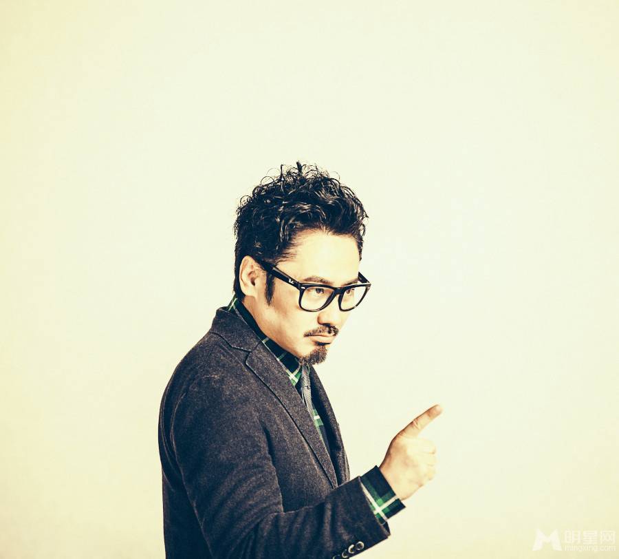 吴秀波最新时尚搞怪写真大片