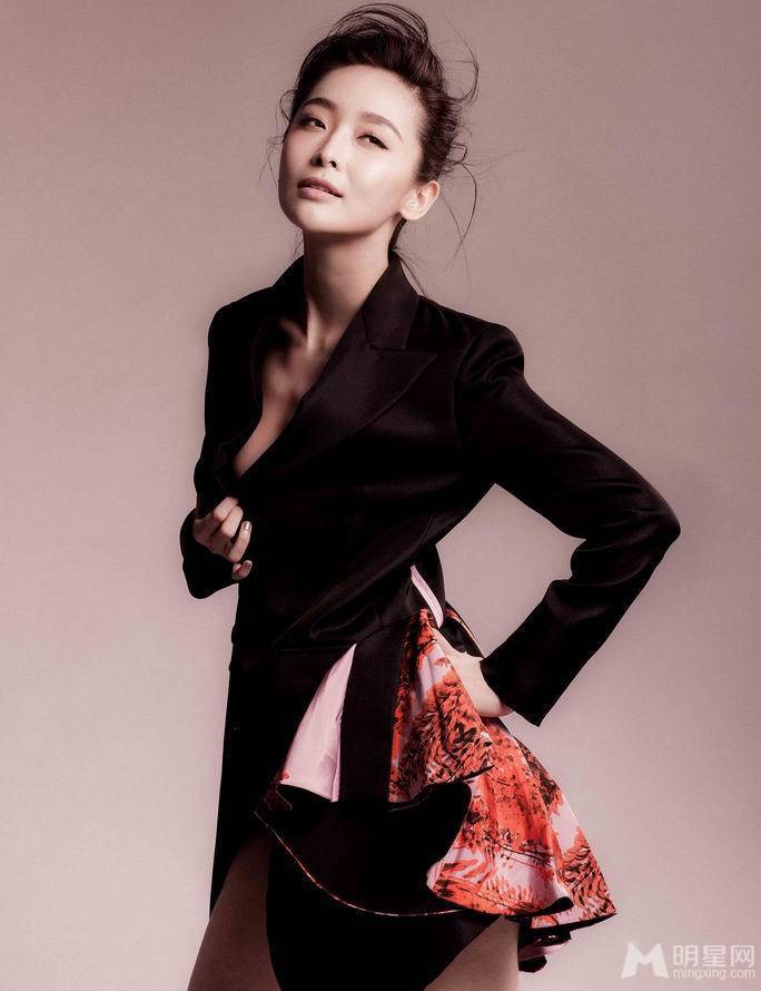 美女明星李曼惊艳动人写真照