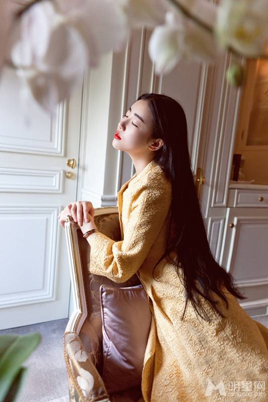 红唇女神张辛苑唯美浪漫写真