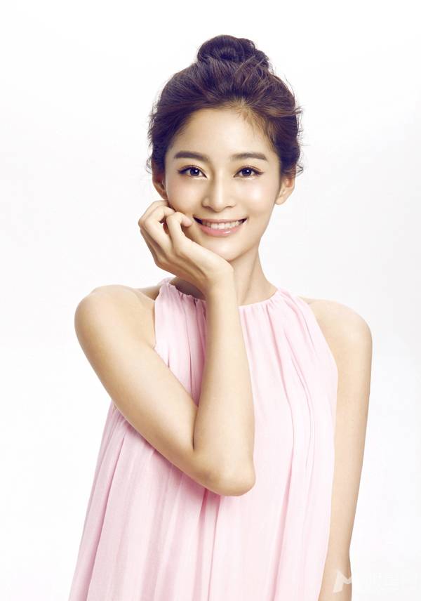 女影星王媛可甜美写真图片