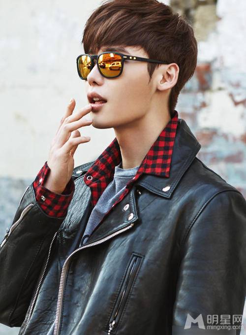 韩国男演员李钟硕帅气写真