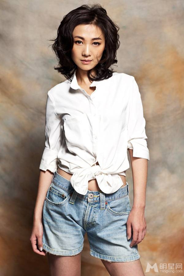 影视演员赵雪莲初秋休闲写真