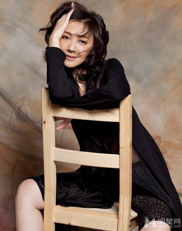 影视演员赵雪莲初秋休闲写真