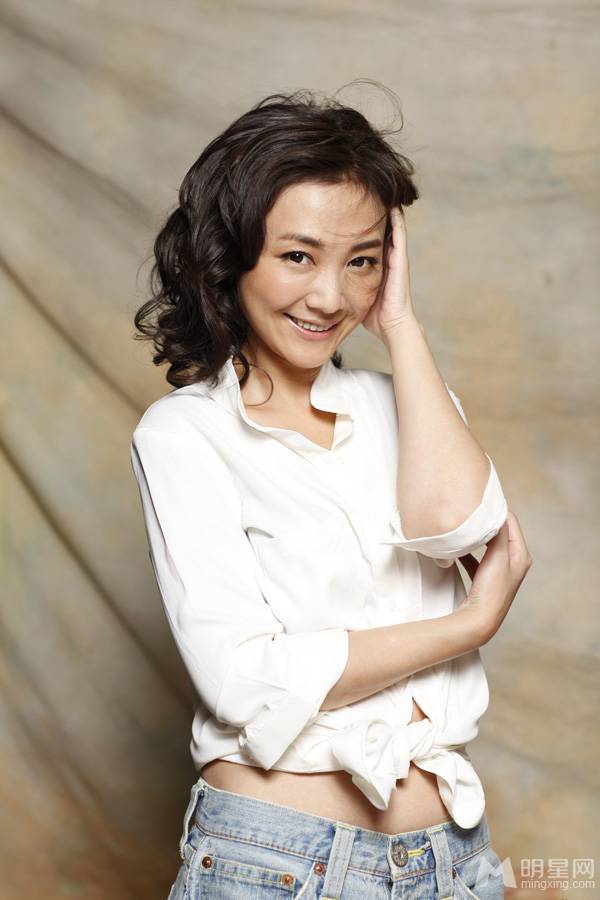 影视演员赵雪莲初秋休闲写真