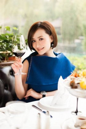 台湾女演员陈德容优雅迷人写真