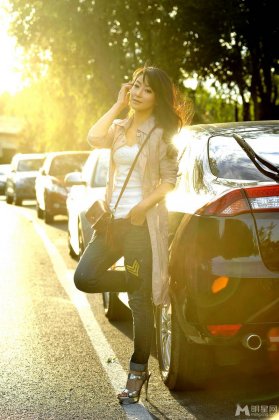 陈紫函最新裸色风衣迷人写真图片