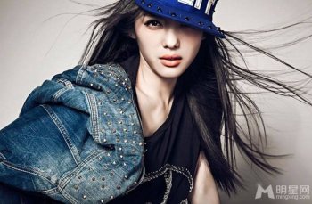 90后女星蔡文静时尚动感写真