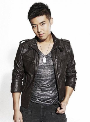 男明星王今铎冷酷帅气写真图片