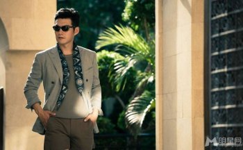 时尚型男严屹宽帅气写真图片