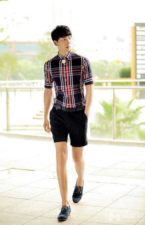 中国男模特张亮时尚街拍大片