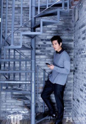 男明星张峻宁帅气写真图片