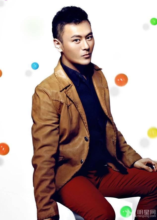 男明星李解帅气搞怪写真图片