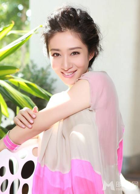 魅力气质明星刘思彤唯美温馨写真