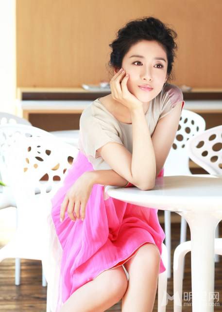 魅力气质明星刘思彤唯美温馨写真