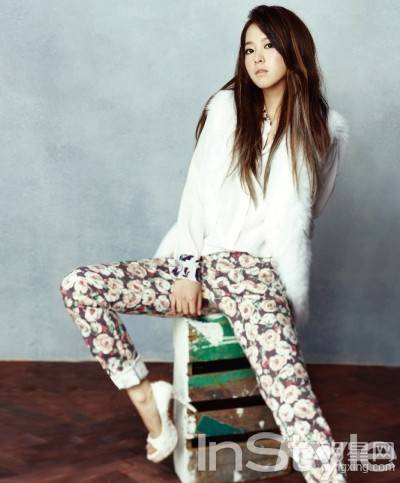 韩国女明星朴宝英时尚写真照