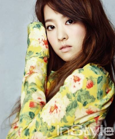 韩国女明星朴宝英时尚写真照