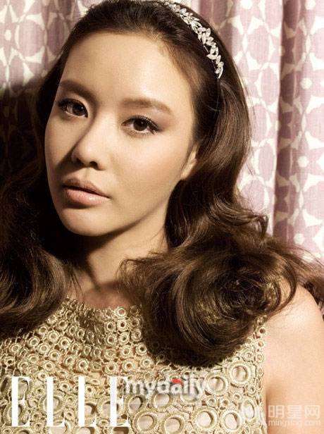 韩国女星金雅中秋季服装宣传照