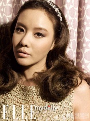 韩国女星金雅中秋季服装宣传照