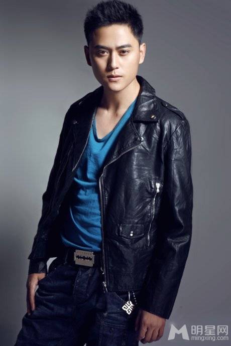 男明星王鹏凯帅气发型图片