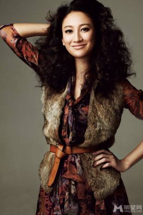 明星曾泳醍复古造型写真