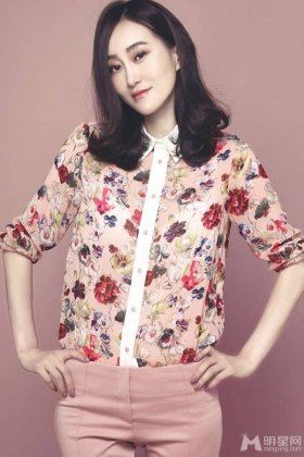 女明星王冰洋粉色系唯美写真