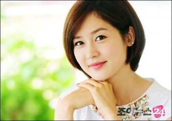 韩国女明星成宥利时尚清新写真